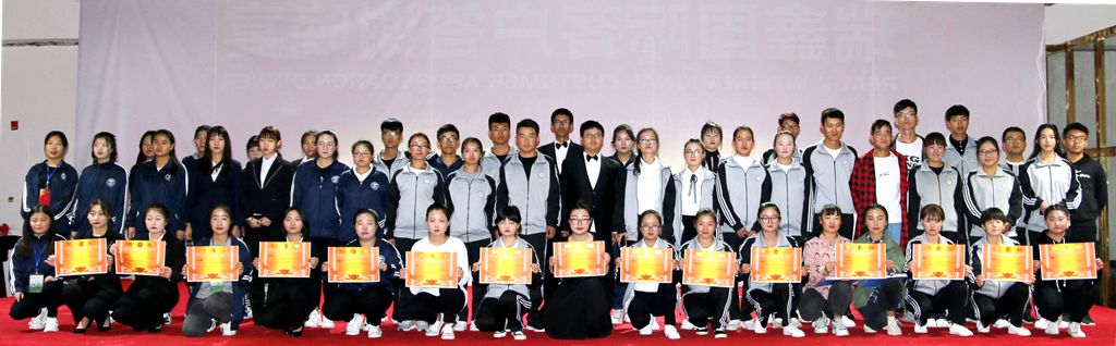 我们举办“迎国庆·庆祝改革开放四十周年”诗歌朗诵大赛2.jpg